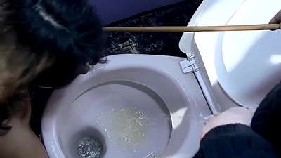 ညစ်ညမ်းအိမ်သာ